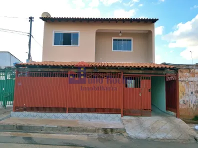 Sobrado com 4 Quartos à venda, 203m² no Paranoá, Brasília