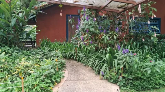 Casa com 3 Quartos para alugar, 372m² no Bosque Capuava, Embu das Artes