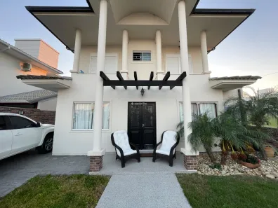 Casa com 3 Quartos à venda, 164m² no Campeche, Florianópolis