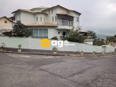Casa com 3 Quartos à venda, 442m² no Jardim Sulacap, Rio de Janeiro