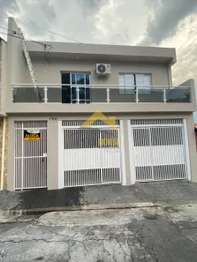 Casa com 2 Quartos para alugar, 45m² no Jardim Pazini, Taboão da Serra