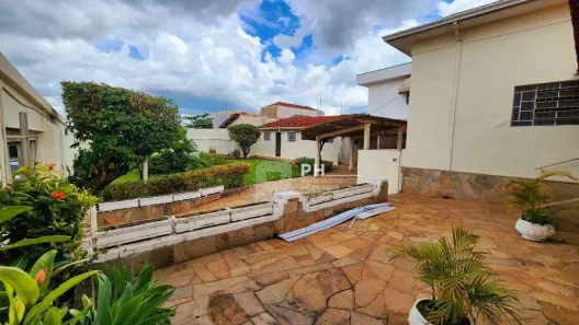 Casa com 5 Quartos para alugar, 336m² no Centro, Mogi Mirim
