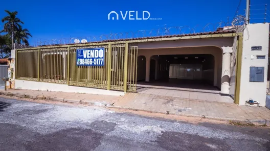 Casa com 3 Quartos à venda, 240m² no Parque das Laranjeiras, Goiânia