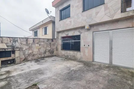 Sobrado com 3 Quartos à venda, 209m² no Vila Scarpelli, Santo André