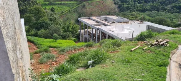Lote/Terreno à venda, 676m² no Parque Guadalajara, Juiz de Fora