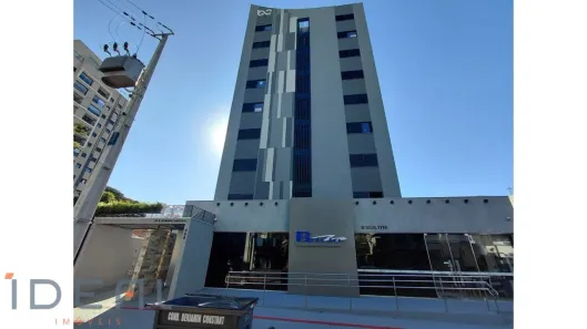 Apartamento com 2 Quartos para alugar, 74m² no Zona 07, Maringá
