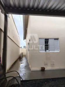 Apartamento com 1 Quarto para alugar, 38m² no Jardim Inconfidência, Uberlândia