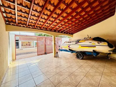 Casa com 3 Quartos à venda, 200m² no Aeroporto, Londrina