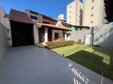 Casa com 4 Quartos à venda, 300m² no Jardim Camburi, Vitória