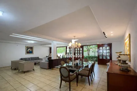 Casa com 5 Quartos à venda, 506m² no Cristo Rei, Teresina