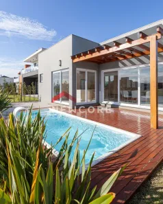 Casa de Condomínio com 3 Quartos à venda, 263m² no Torres, Torres