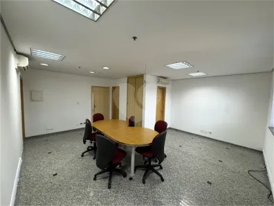 Sala Comercial para alugar, 186m² no Santo Amaro, São Paulo