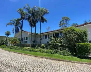 Casa de Condomínio com 5 Quartos para alugar, 330m² no Mosela, Petrópolis