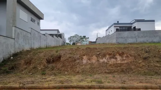 Lote/Terreno à venda, 361m² no Pinheirinho, Criciúma