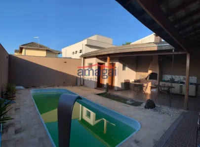 Sobrado com 4 Quartos à venda, 230m² no Loteamento Villa Branca, Jacareí