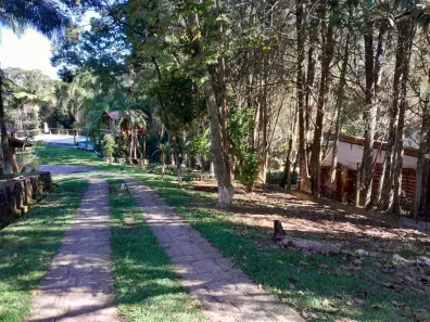Fazenda/Sítio com 4 Quartos à venda, 1000m² no Centro, Mairinque