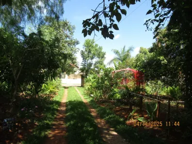 Casa de Condomínio com 2 Quartos à venda, 1000m² no Região dos Lagos, Brasília