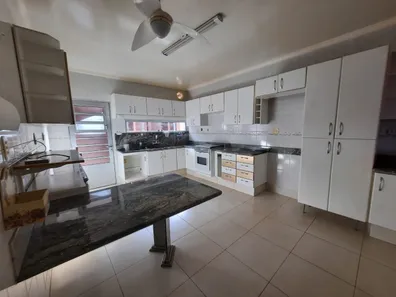 Casa com 3 Quartos à venda, 260m² no Rezende, Varginha