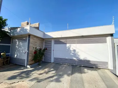 Casa com 3 Quartos à venda, 200m² no Edson Jorge Júnior, Marília