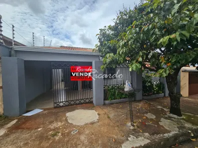 Casa com 3 Quartos à venda, 250m² no Jardim Santa Efigênia, Arapongas