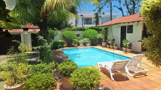 Casa com 5 Quartos à venda, 356m² no Camboinhas, Niterói
