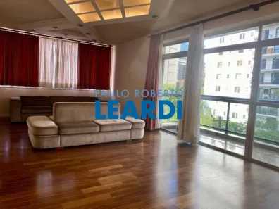 Apartamento com 3 Quartos para alugar, 204m² no Cerqueira César, São Paulo