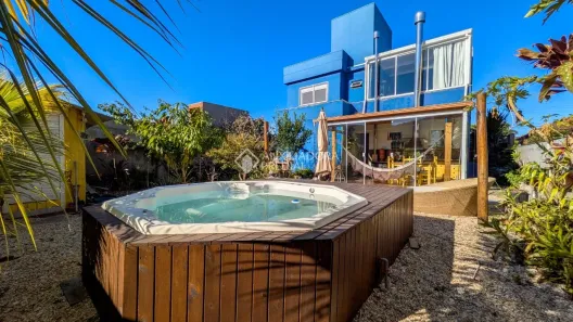 Casa com 3 Quartos à venda, 360m² no Pântano do Sul, Florianópolis