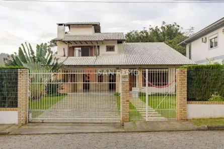Casa com 4 Quartos para alugar, 250m² no Rio Tavares, Florianópolis