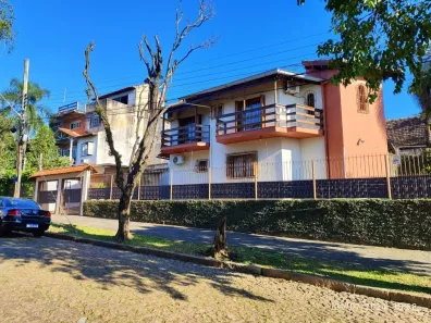 Casa com 4 Quartos à venda, 240m² no Partenon, Porto Alegre