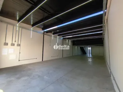 Ponto Comercial à venda, 300m² no Osvaldo Rezende, Uberlândia