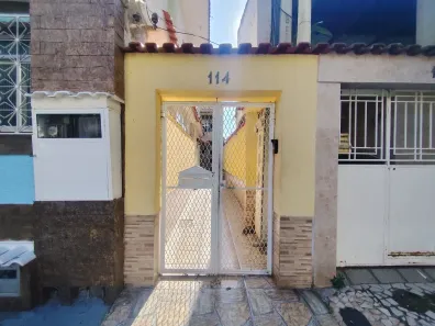 Casa com 2 Quartos para alugar, 70m² no Olaria, Rio de Janeiro