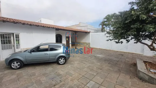 Casa com 4 Quartos à venda, 263m² no Sagrada Família, Belo Horizonte