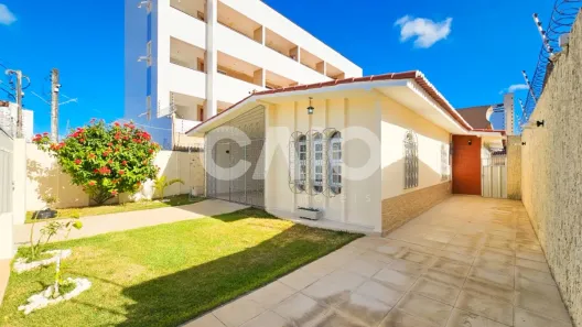 Casa com 3 Quartos para alugar, 171m² no Lagoa Nova, Natal
