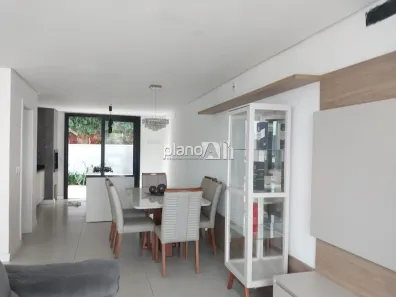 Casa de Condomínio com 3 Quartos para alugar, 130m² no Jansen, Gravataí