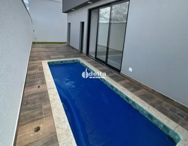 Casa de Condomínio com 3 Quartos à venda, 180m² no Novo Mundo, Uberlândia