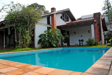 Casa com 3 Quartos para alugar, 313m² no Kennedy, Londrina