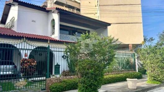 Casa com 3 Quartos à venda, 325m² no São Francisco, Niterói
