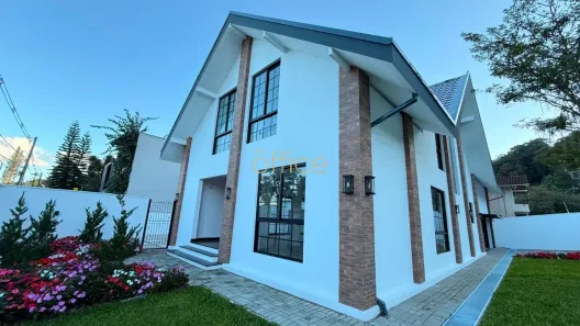Sobrado com 3 Quartos à venda, 379m² no América, Joinville