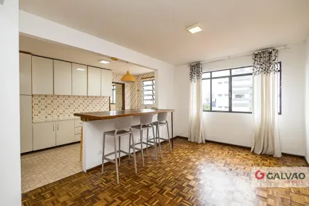 Apartamento com 3 Quartos para alugar, 121m² no Centro, Curitiba