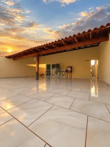 Casa com 3 Quartos à venda, 150m² no Jardim Holanda, Uberlândia
