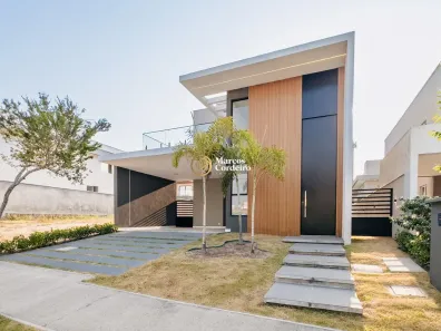 Casa de Condomínio com 4 Quartos à venda, 253m² no Cidade Alpha, Eusébio