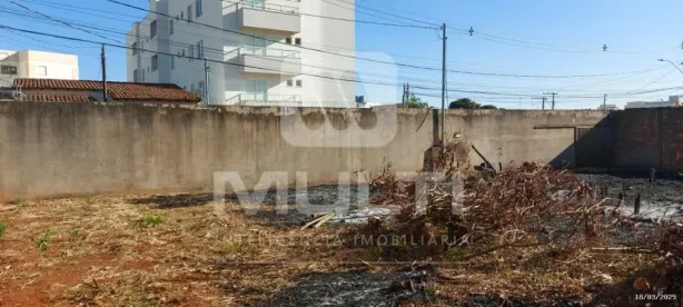 Lote/Terreno com 1 Quarto à venda, 1040m² no Presidente Roosevelt, Uberlândia