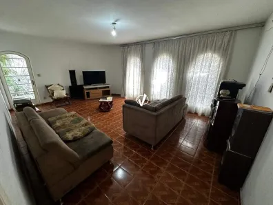 Casa com 5 Quartos à venda, 186m² no Jardim Rosely, Pindamonhangaba