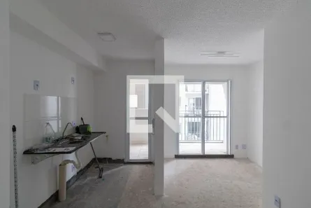 Apartamento com 3 Quartos à venda, 47m² no Vila Carmosina, São Paulo