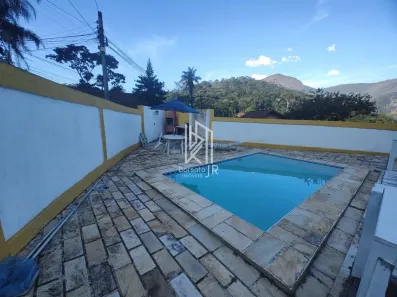 Casa de Condomínio com 3 Quartos à venda, 150m² no Carangola, Petrópolis