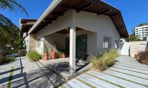 Casa com 3 Quartos à venda, 300m² no Cabeçudas, Itajaí