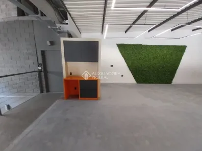 Ponto Comercial para alugar, 133m² no Saco Grande, Florianópolis