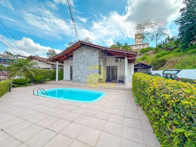 Casa com 4 Quartos para alugar, 230m² no Vila Nova, Blumenau