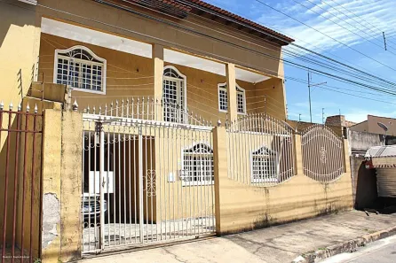 Sobrado com 5 Quartos à venda, 150m² no Santa Maria, Brasília