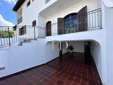 Sobrado com 3 Quartos para alugar, 275m² no Vila Fujita, Londrina